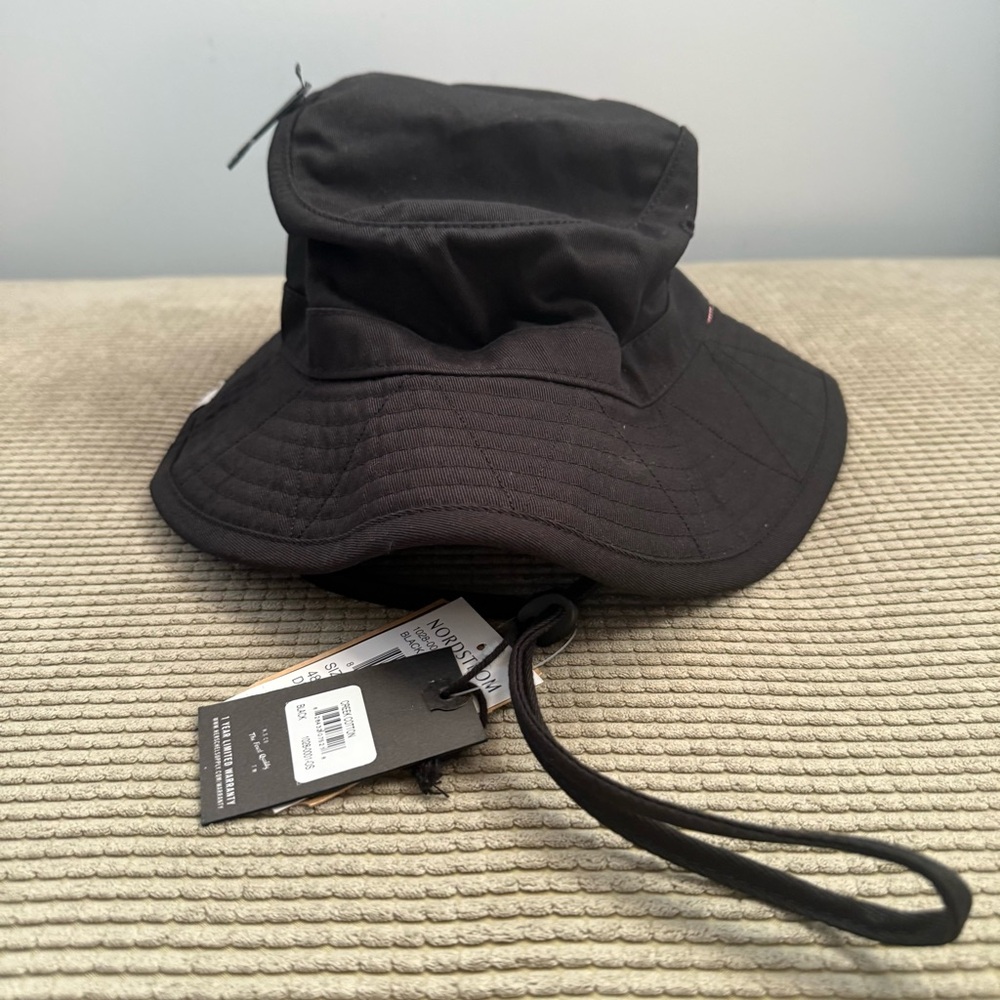Hershel Bucket Hat NWT!